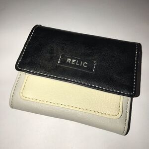 3 for $25 Relic light grey Bryce tri fold